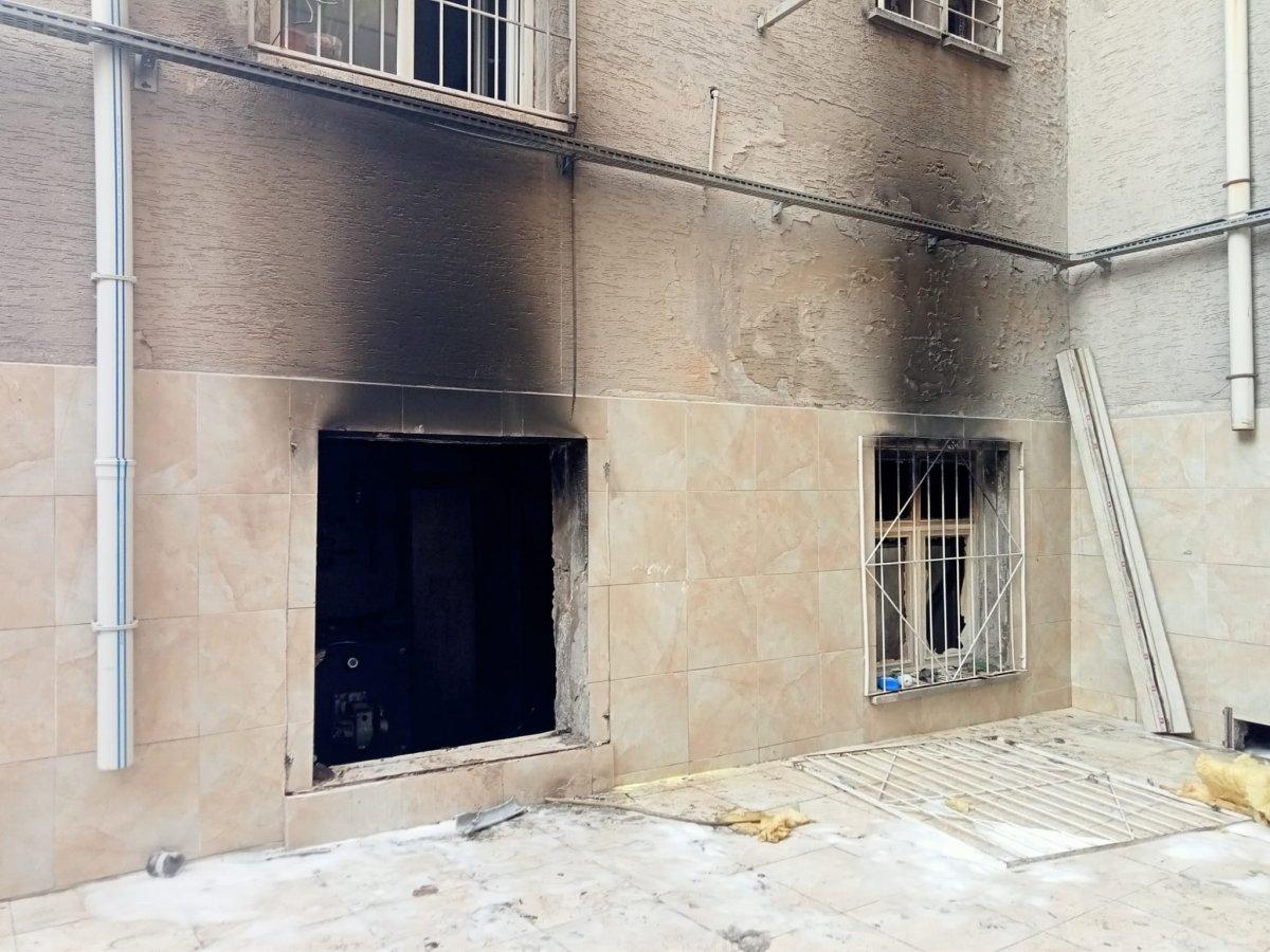 İzmir'de Aile Sağlığı Merkezinde yangın çıktı