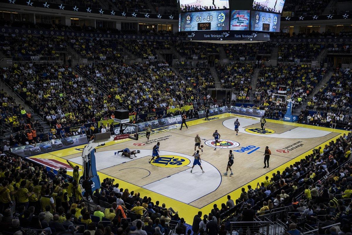 Fenerbahçe EuroLeague'de ikinci galibiyetini aldı