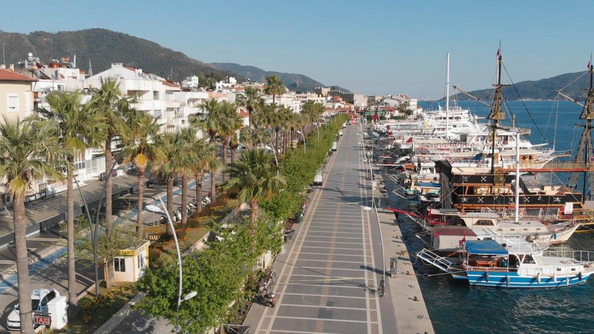 Muğla'da hareketli geçen sezon esnafın yüzünü güldürdü