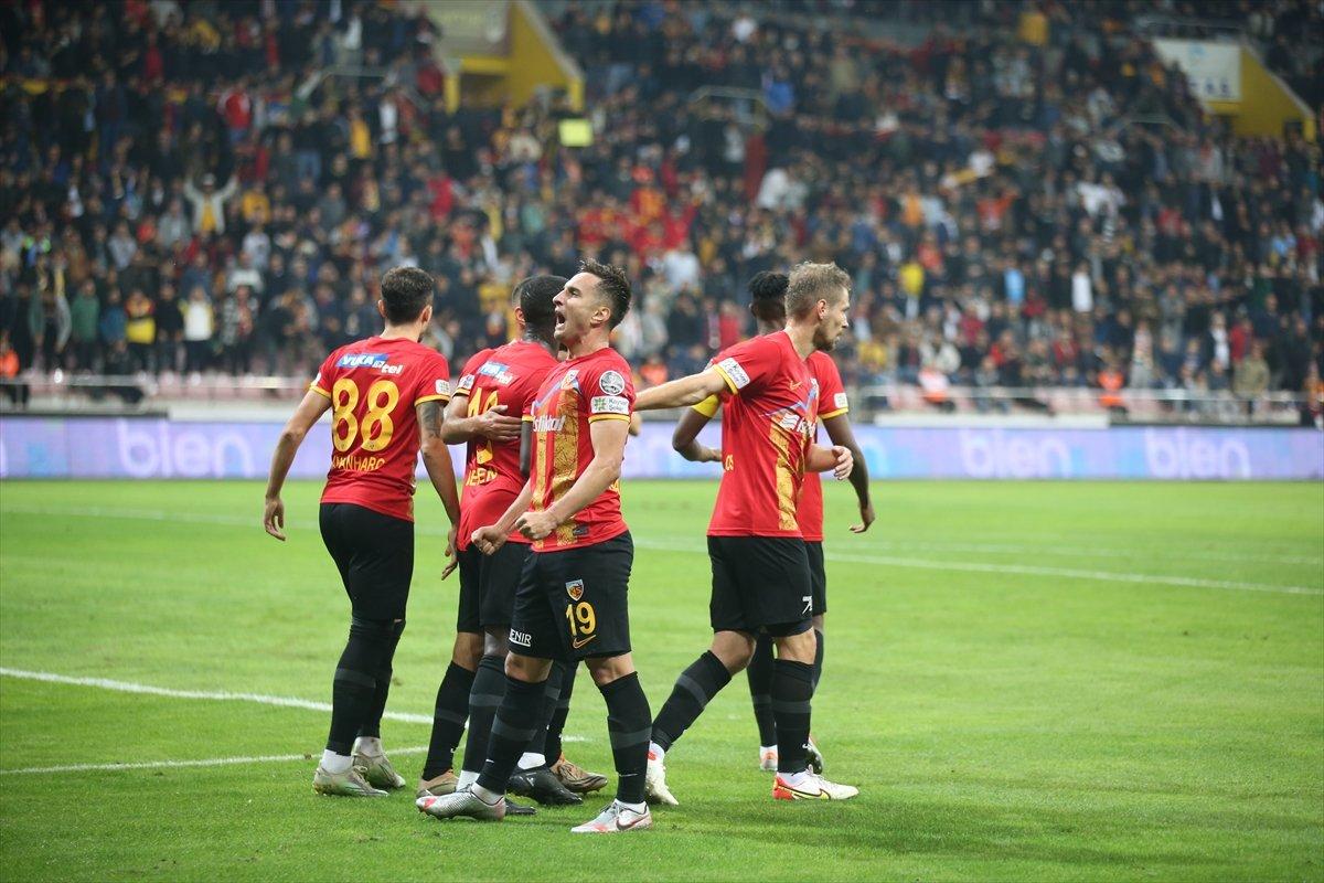 Galatasaray, Kayserispor'a mağlup oldu