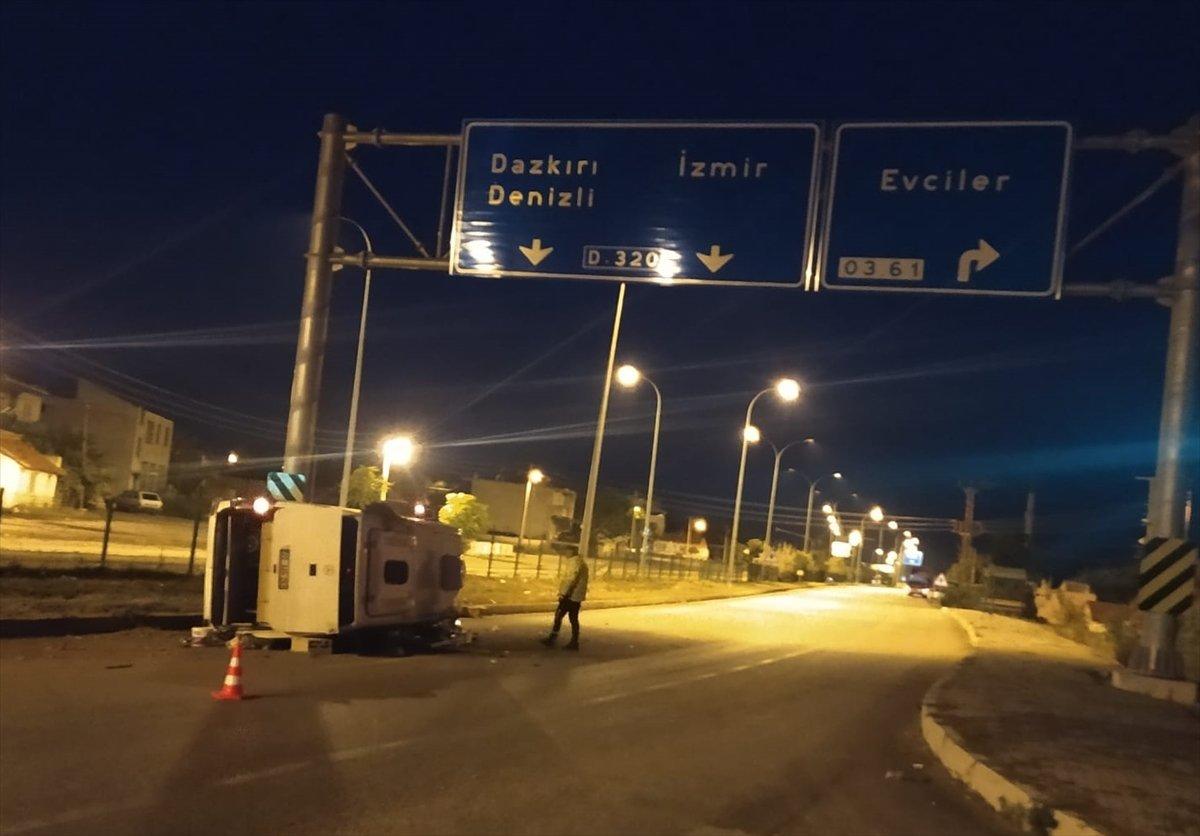 Denizlispor kafilesi, deplasman dönüşü kaza geçirdi