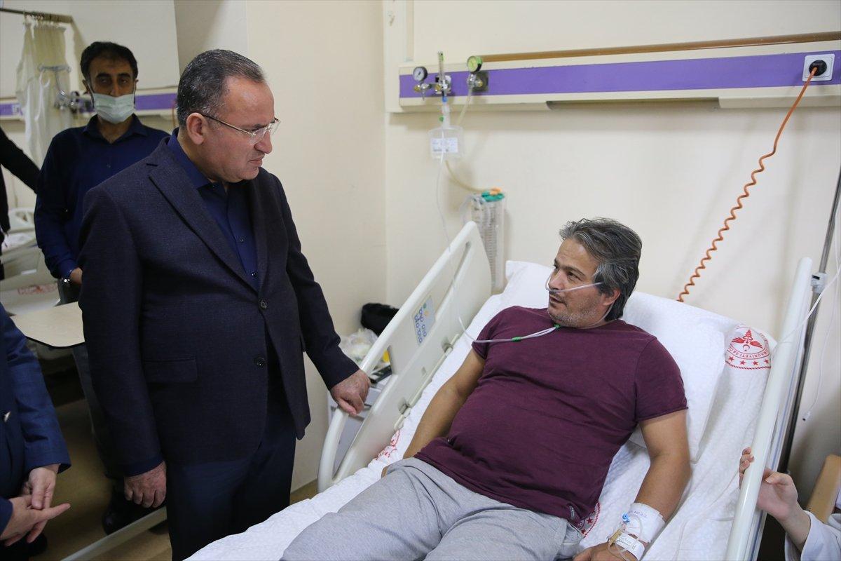 Bekir Bozdağ'dan yaralı madencilere ziyaret