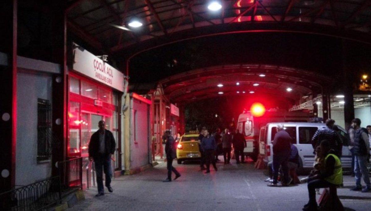 İzmir'de sopalı bıçaklı yol verme kavgası: 2'si ağır 4 yaralı