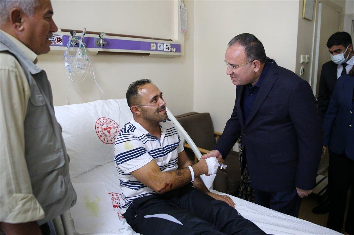 Bekir Bozdağ'dan yaralı madencilere ziyaret