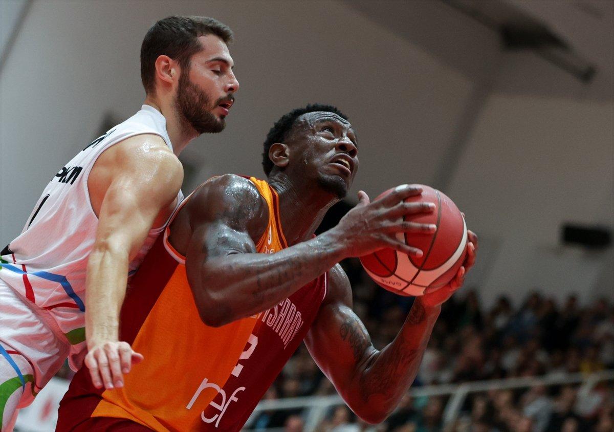 Galatasaray, Aliağa Petkimspor'u mağlup etti