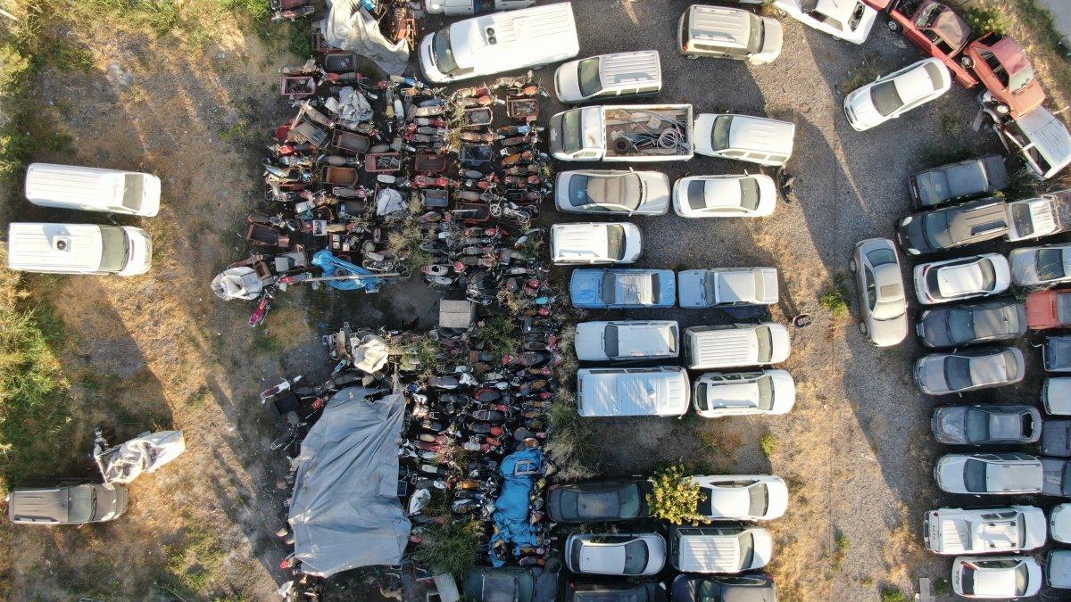 Elazığ’daki yediemin otoparkı araç mezarlığına döndü
