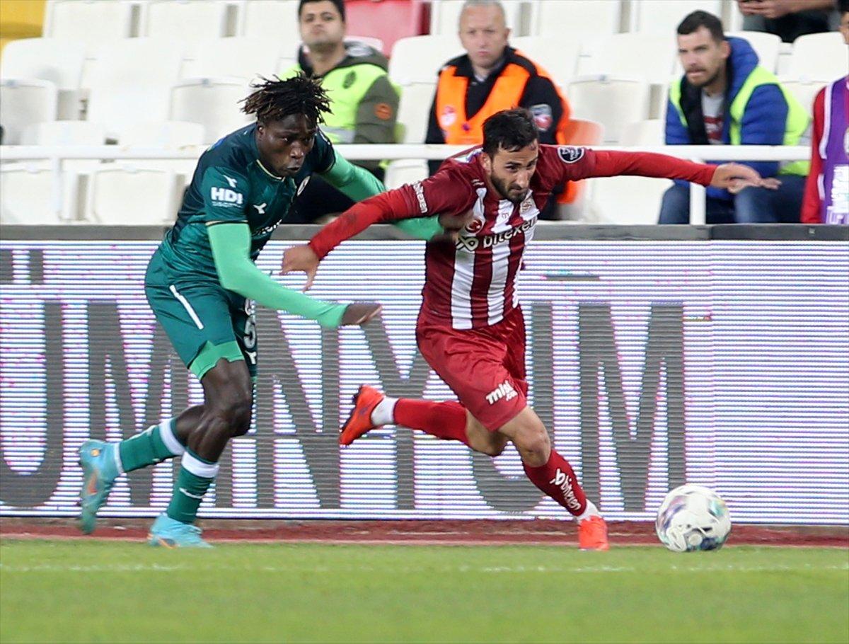 Sivasspor, Giresunspor'u farklı mağlup etti
