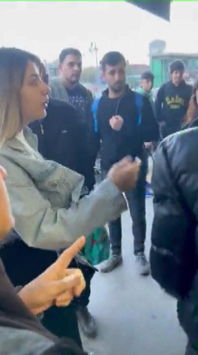 Çekmeköy'de metro önünde kadınları çeken adama vatandaştan tepki