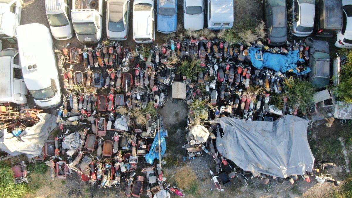 Elazığ’daki yediemin otoparkı araç mezarlığına döndü