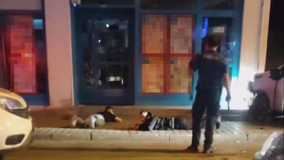 Adana'da polisten kaçan şahıslar kaza yaparak durdu