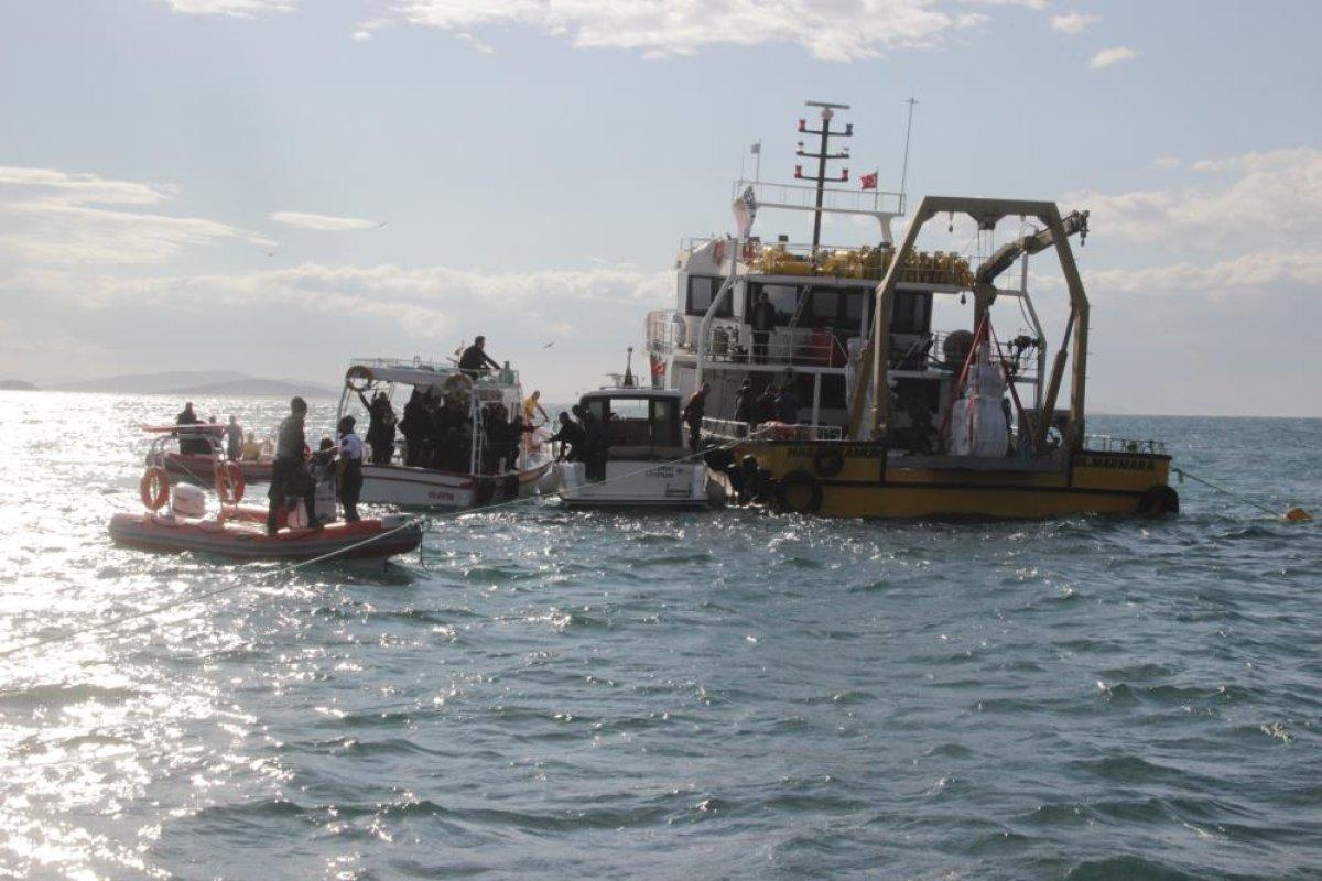 Balıkesir'de su altı turizmi için koylara heykel yerleştirildi