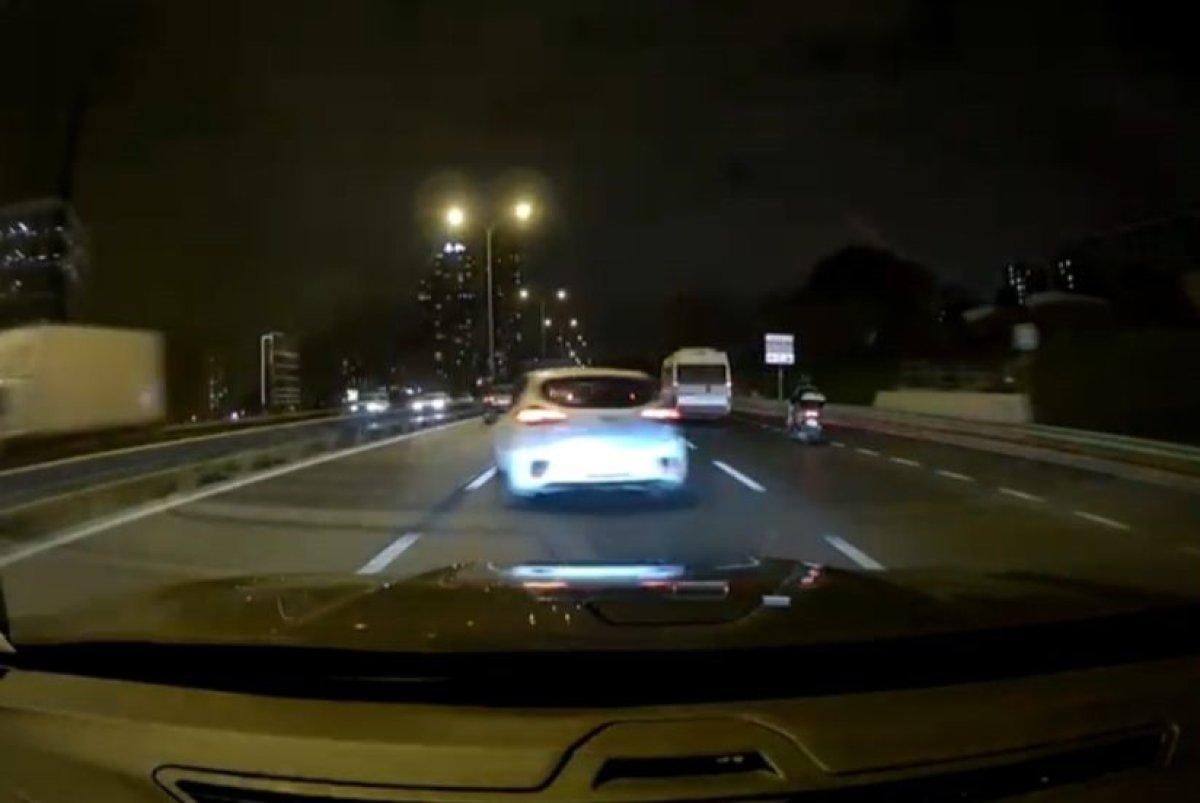 Kartal’da makas atan sürücü kamerada