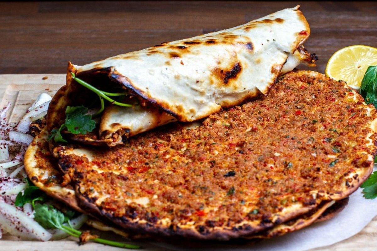Evde yapılabilecek en pratik lahmacun tarifi! Lahmacun nasıl yapılır? İşte yapılışı ve malzemeleri