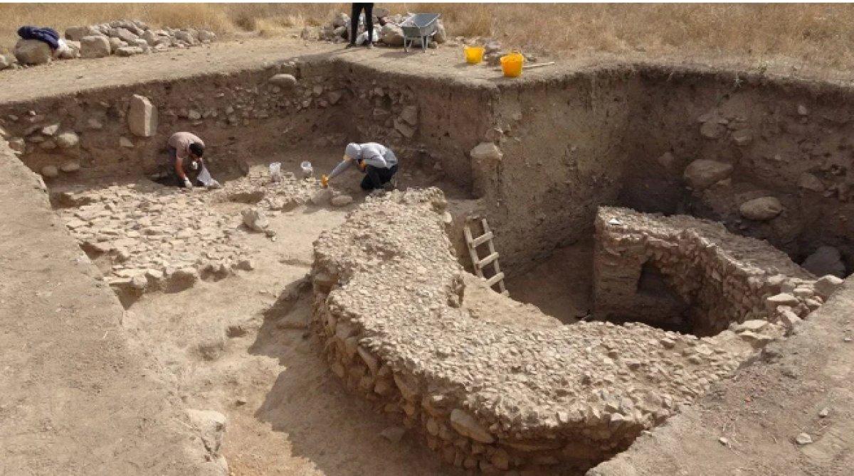 Hititlere ait saray ve tapınak kalıntıları gün yüzüne çıkarılıyor