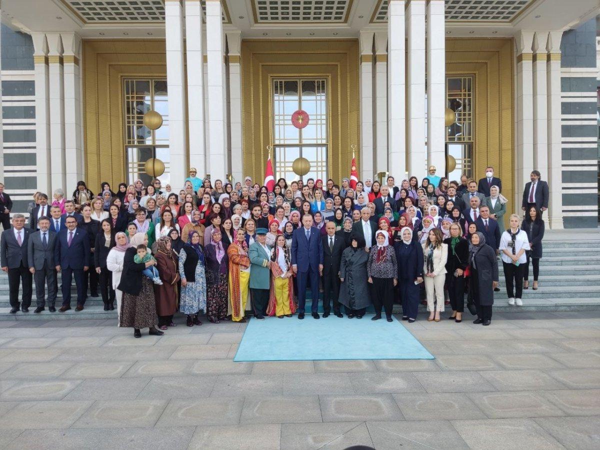 Cumhurbaşkanı Erdoğan, kadın çiftçilerle bir araya geldi