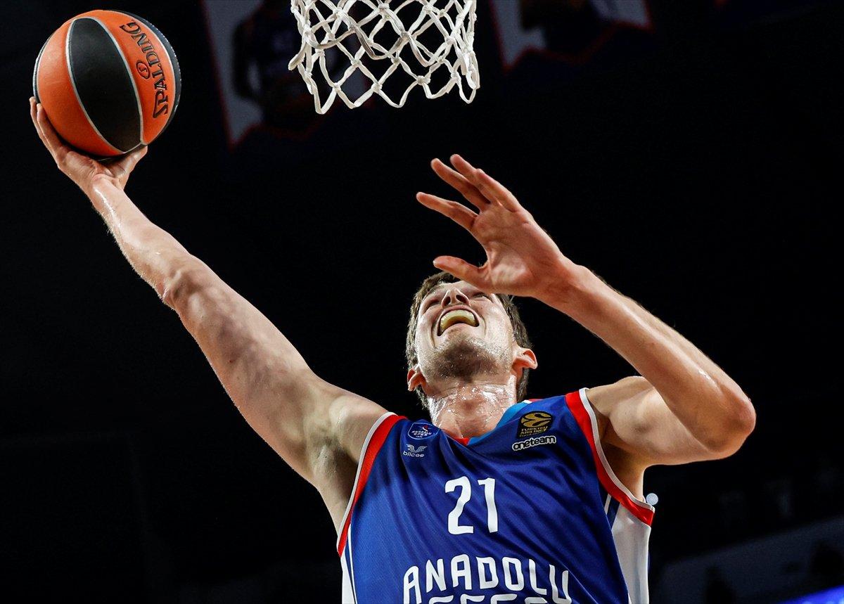 Anadolu Efes, EuroLeague'de Valencia'ya mağlup oldu