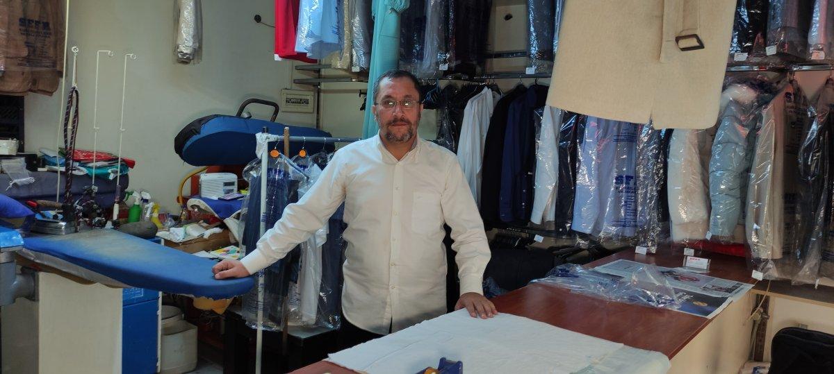 Bursa'da 2 yıldır müşterilerinin unuttuğu kıyafetleri saklıyor