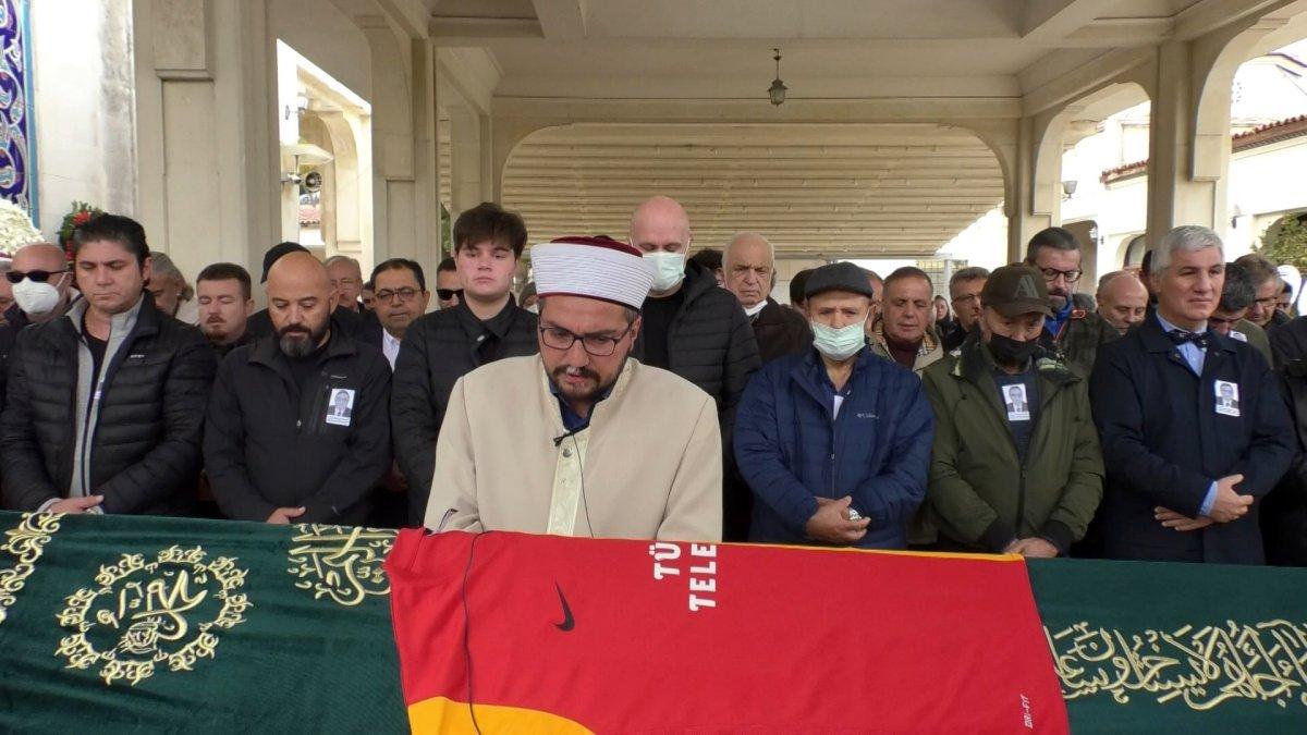 TRT sunucusu Bülend Özveren toprağa verildi