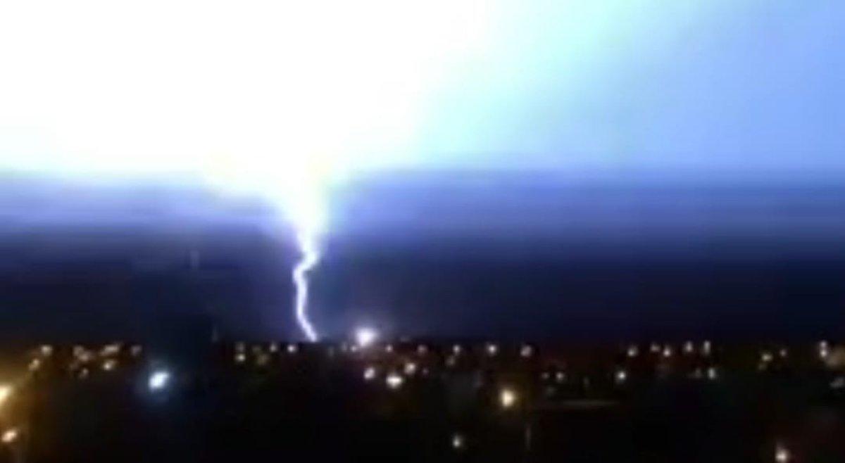 Osmaniye'de yıldırım düşmesi sonucu yangın çıktı