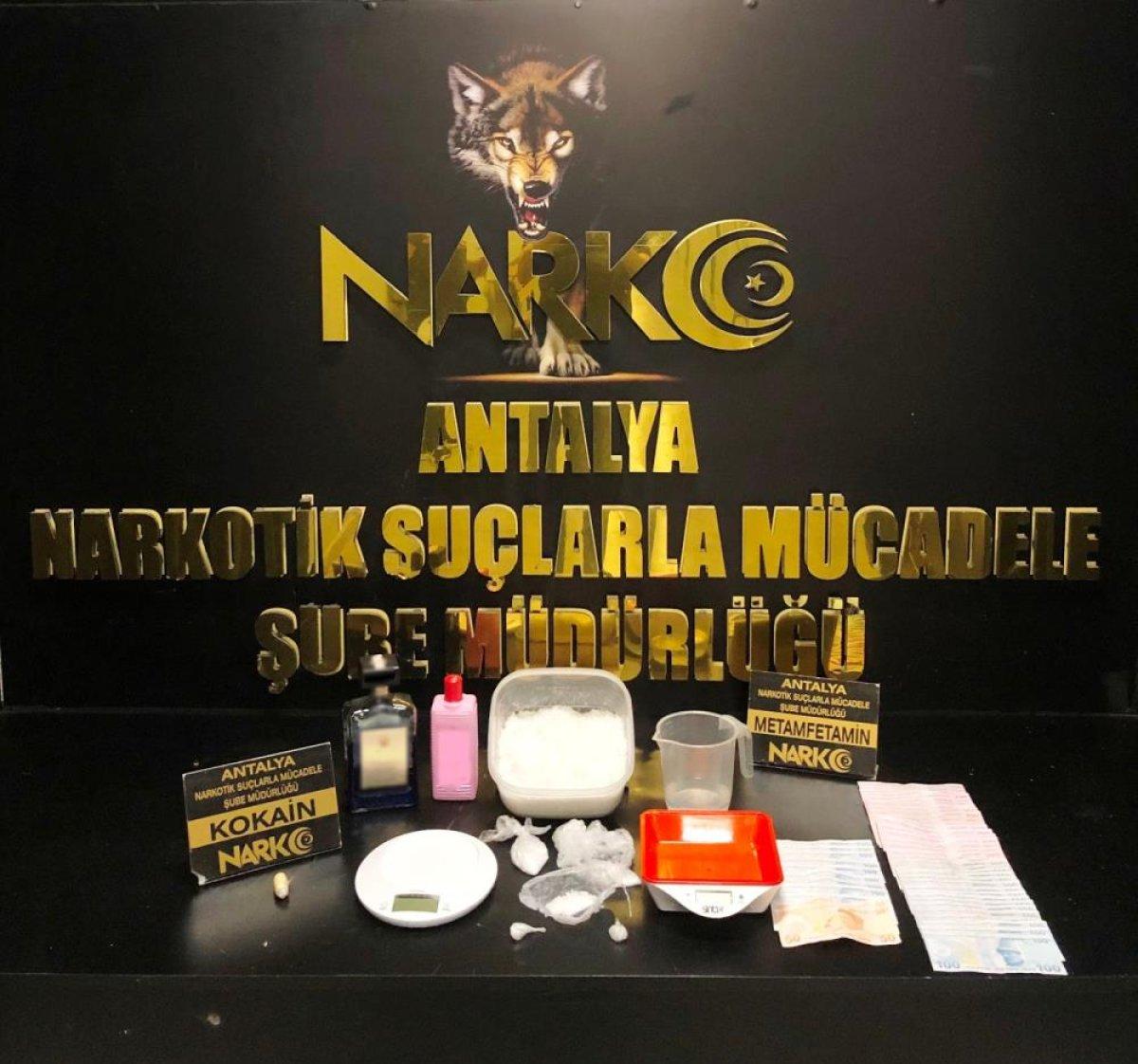 Antalya'da sokak satıcılarına operasyon: 6 gözaltı