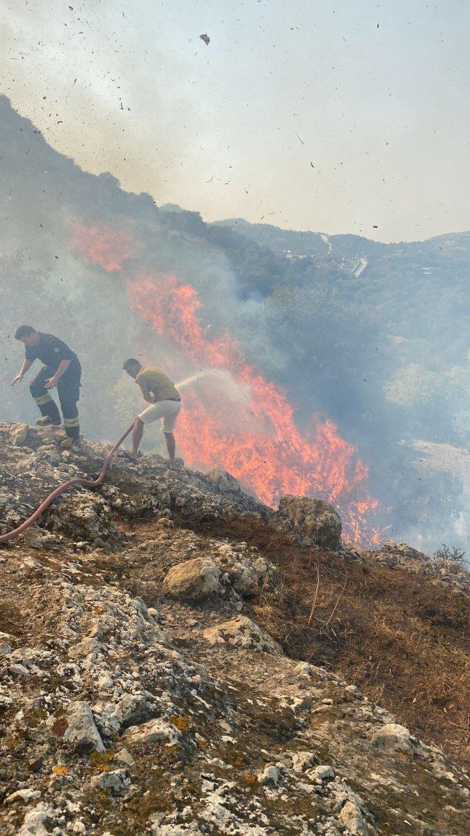 Muğla'da temizlik ateşi kontrolden çıkınca 10 dönüm küle döndü