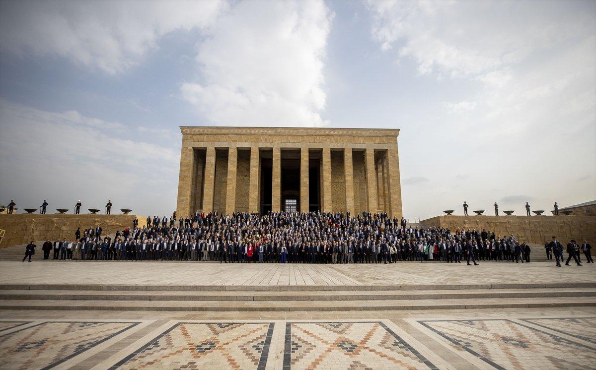 Süleyman Soylu muhtarlarla Anıtkabir'i ziyaret etti