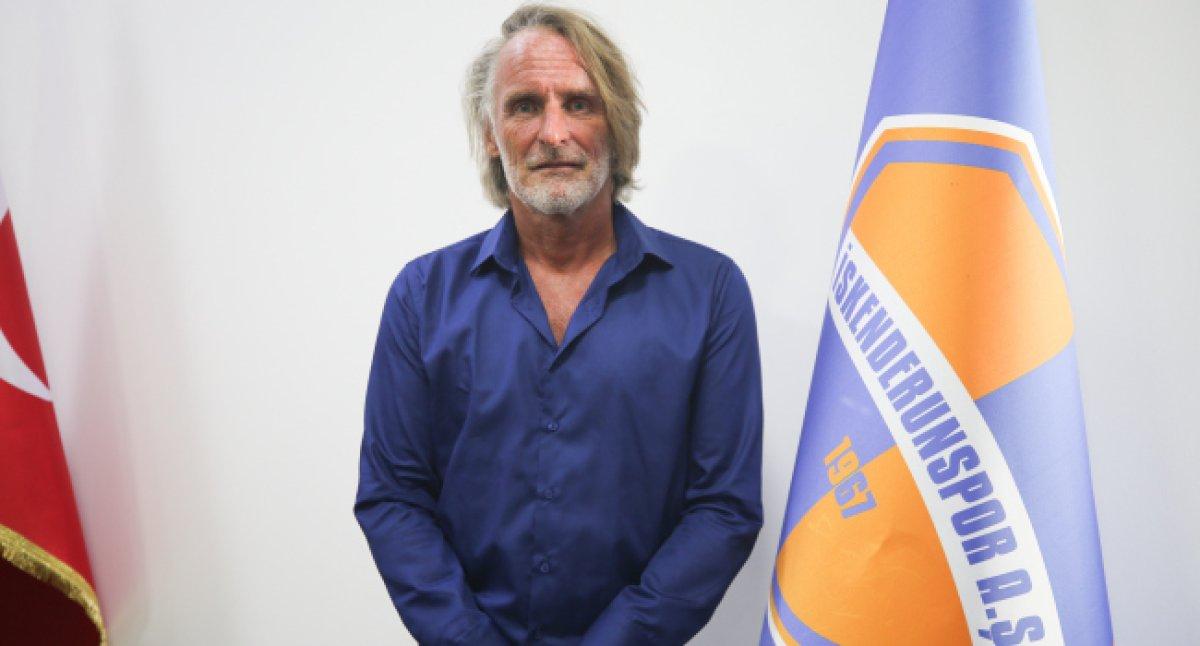 İskenderunspor, Riekerink ile yolları ayırdı