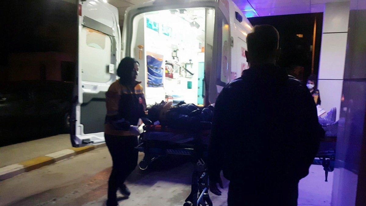 Sakarya’da, lüks araçlar kazada kağıt gibi ezildi