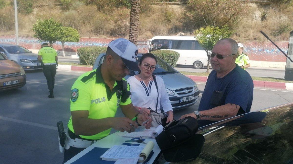 Antalya'daki yerli ve yabancı turistlere ceza yağdı