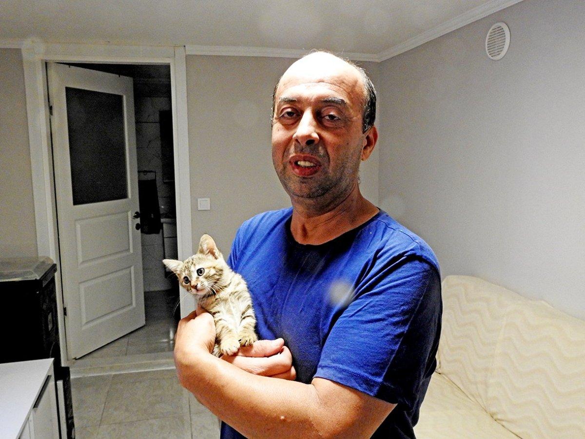 İzmir'de ev sahibi 3 ay kiracısıyla birlikte yaşadı