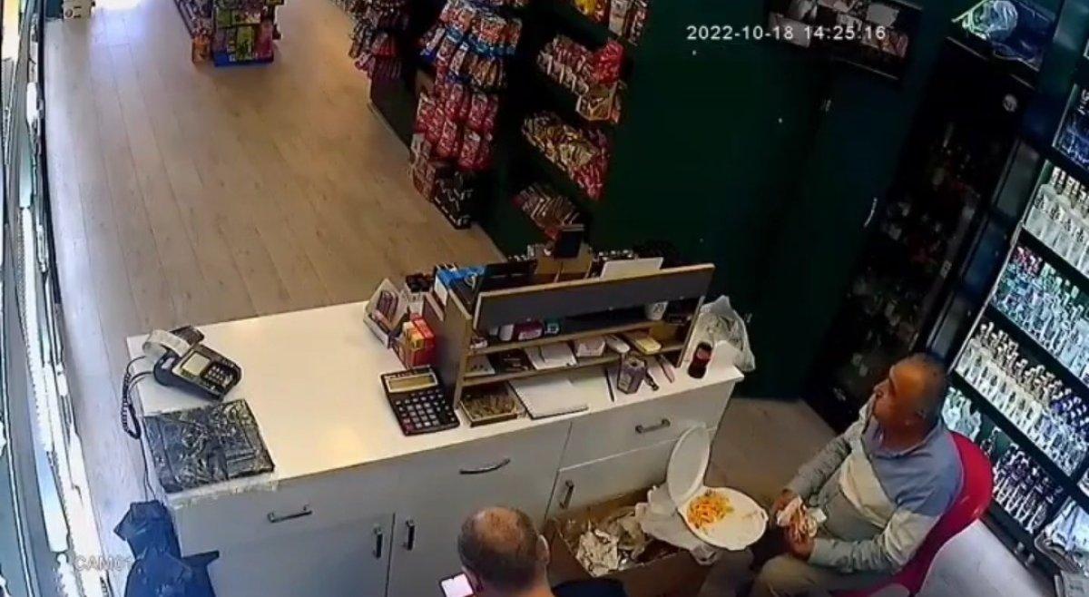 Aydın'da yaşanan depremde içeceğini geride bırakamadı