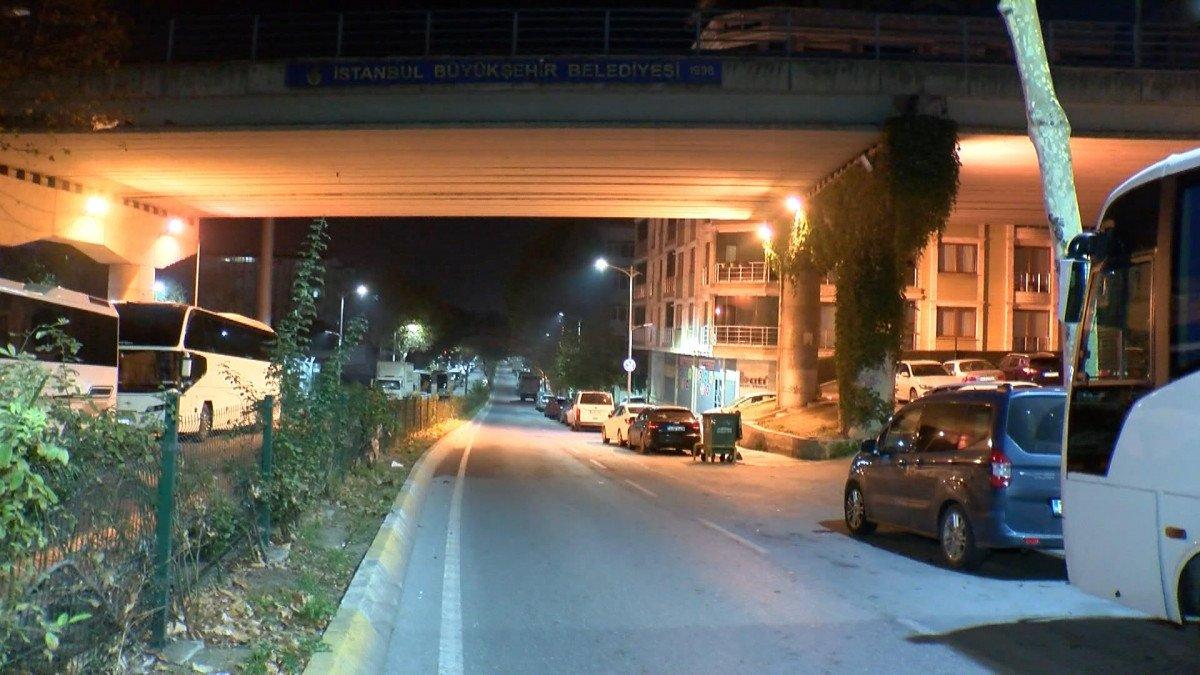 Bayrampaşa’da motosikletin çarptığı kadın, midibüsün altına girdi