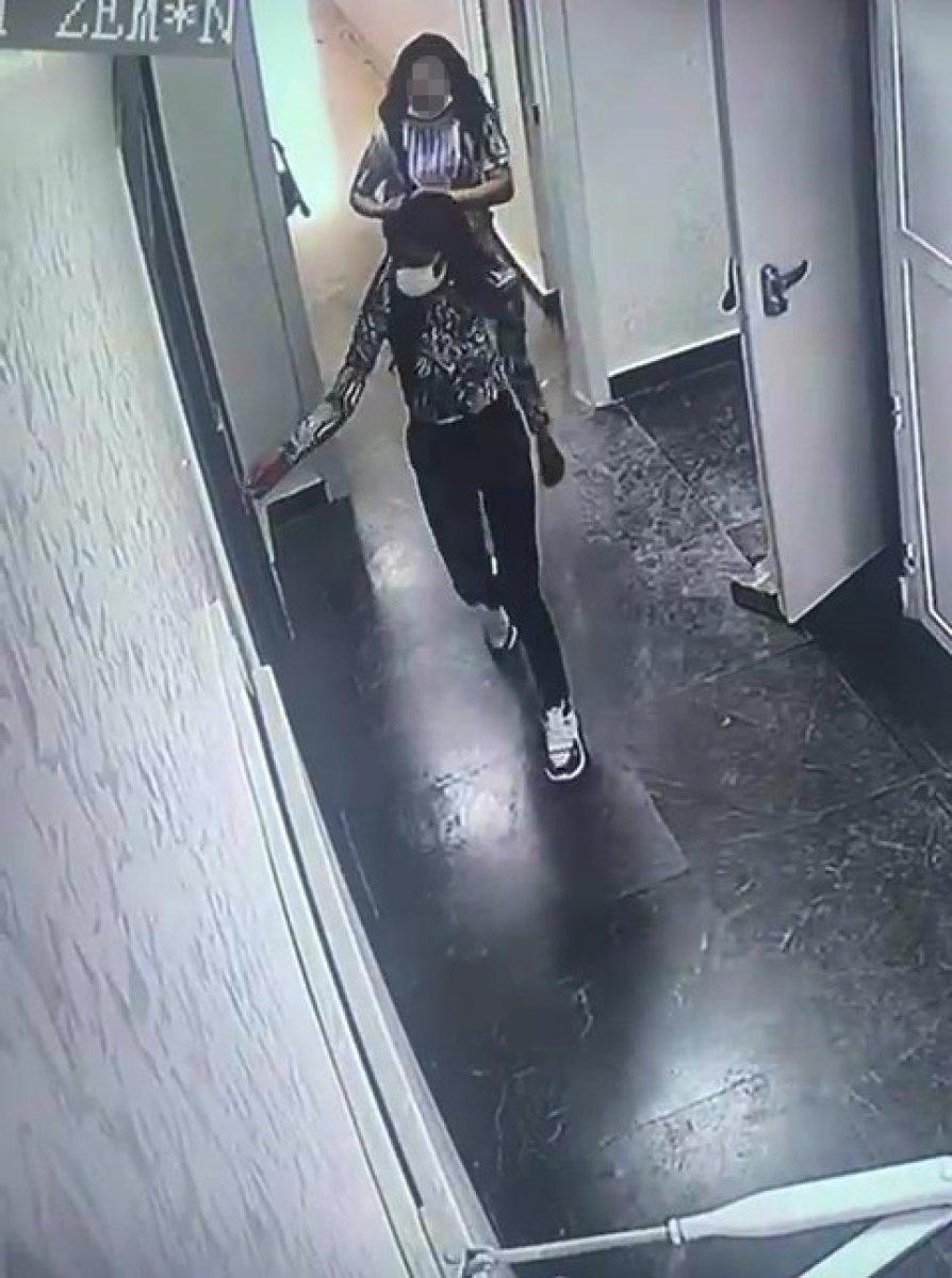 Gaziosmanpaşa'da, yabancı uyruklu gibi girdikleri sitede hırsızlık yaptılar