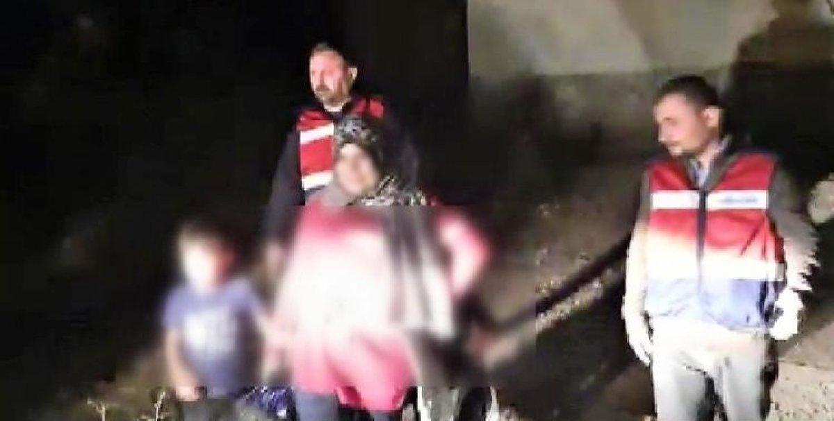 Denizli'de öz annelerinin kaçırdığı çocuklar babalarına teslim edildi