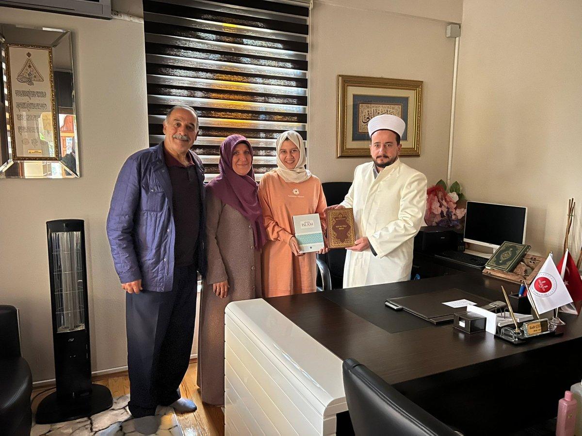 Kocaeli'de Kolombiyalı öğrenci Müslüman oldu