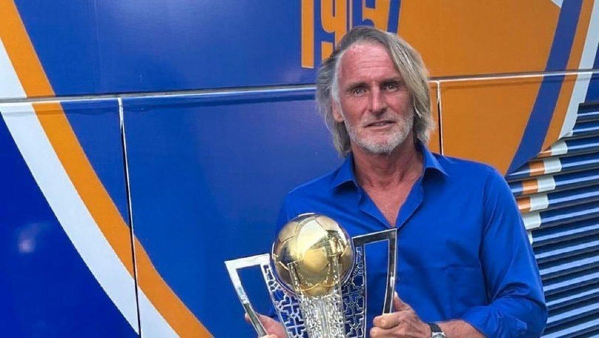 İskenderunspor, Riekerink ile yolları ayırdı