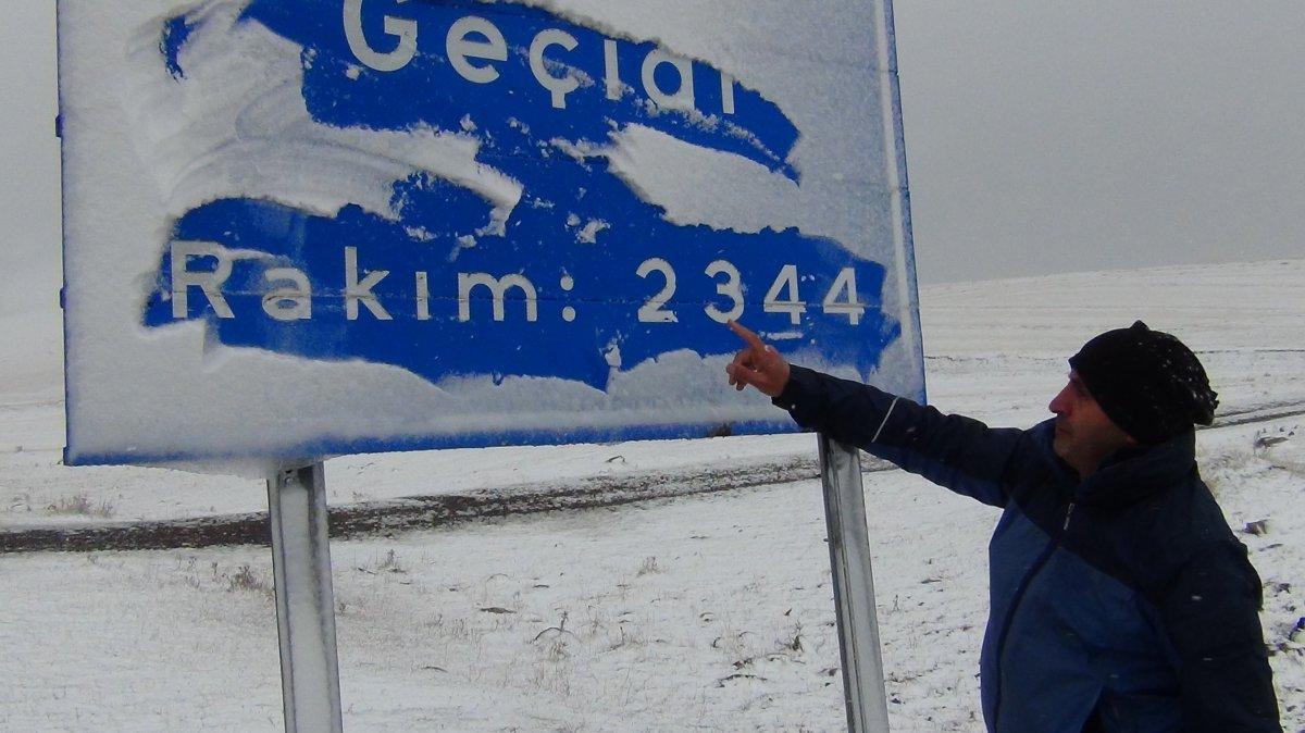 Kars'ın geneli beyaz örtüye büründü