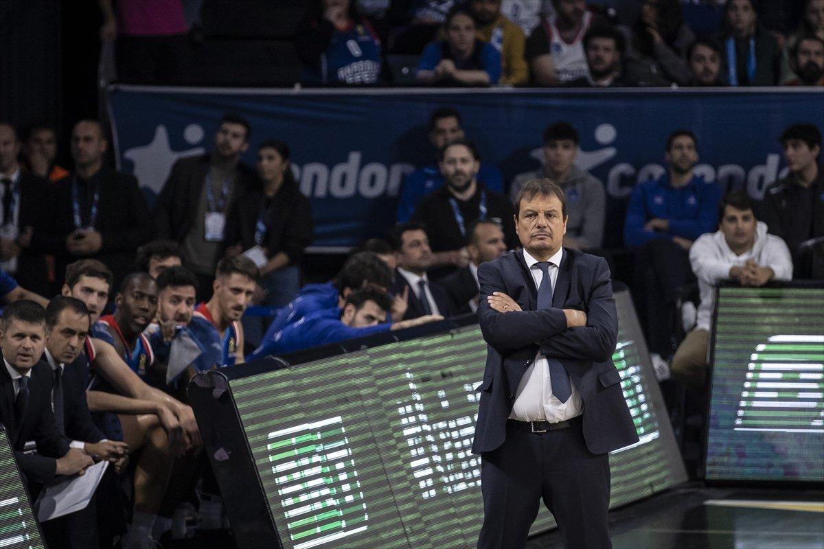 Anadolu Efes, Alba Berlin'i mağlup etti