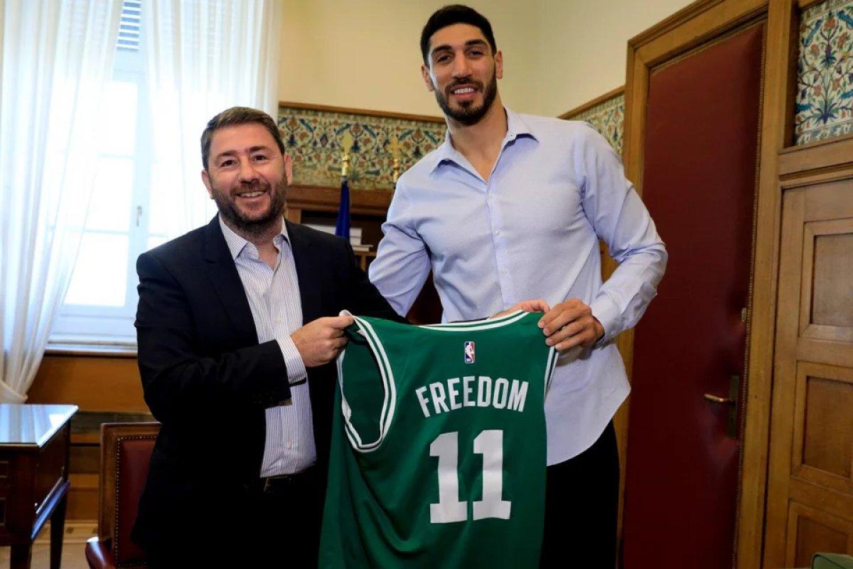 Enes Kanter, Yunanistan Başpiskoposu İeronimos ve siyasetçilerle görüştü