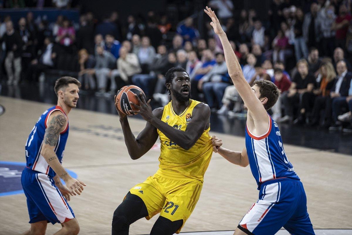 Anadolu Efes, Alba Berlin'i mağlup etti