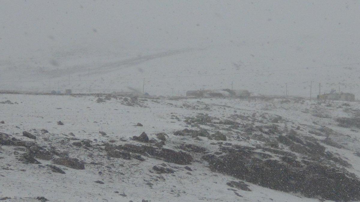 Kars'ın geneli beyaz örtüye büründü