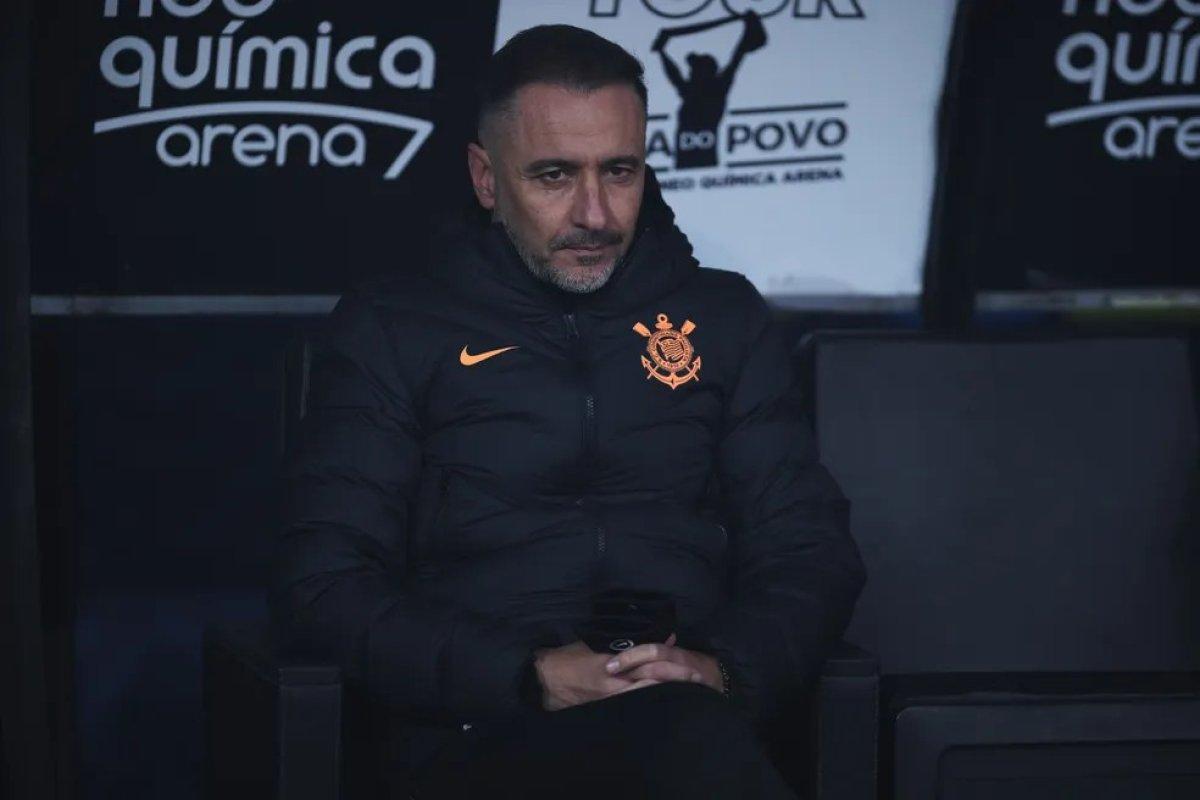 Corintihans, Vitor Pereira'nın sözleşmesini uzatmayı hedefliyor