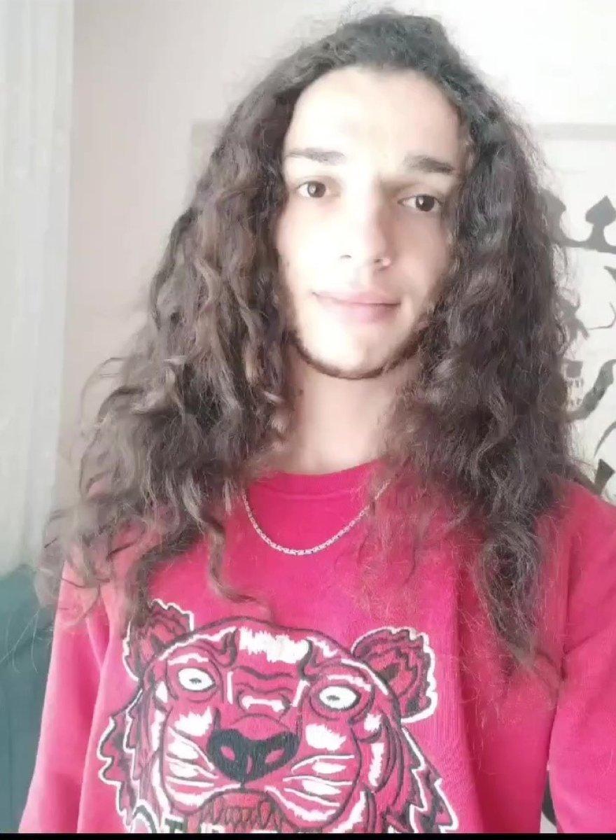 Samsun'daki genç, saçlarını lösemili çocuklara bağışladı