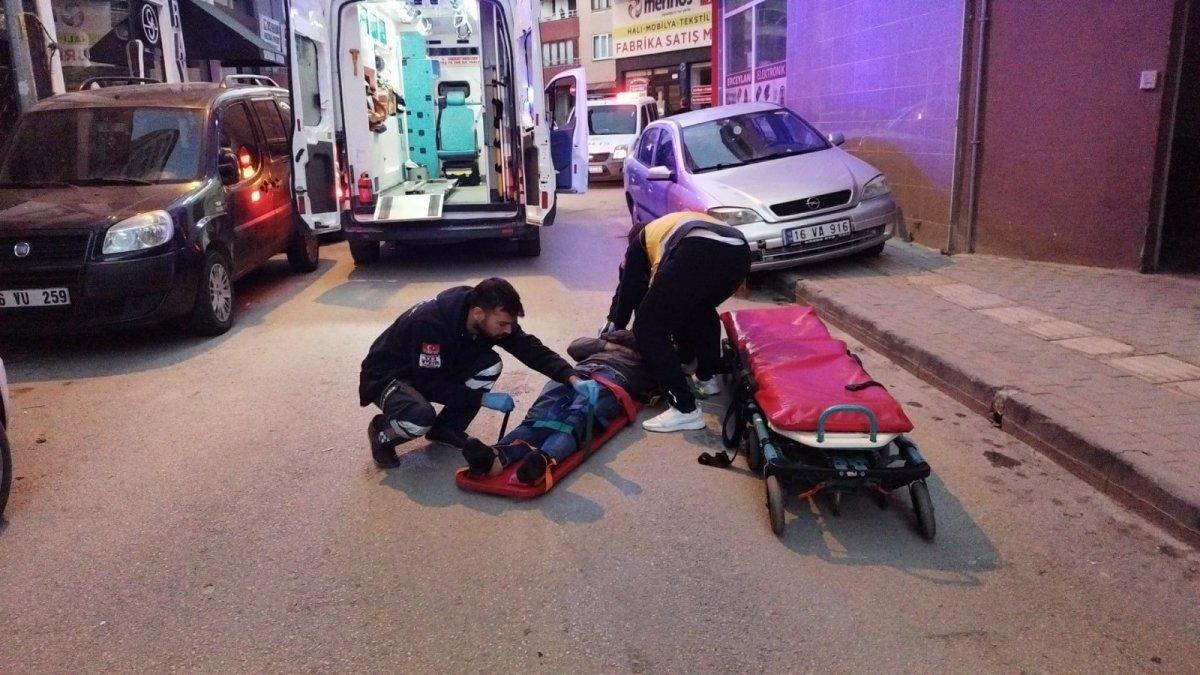 Bursa'da sokak ortasında kanlar içerisinde bulunan genç kurtarılamadı