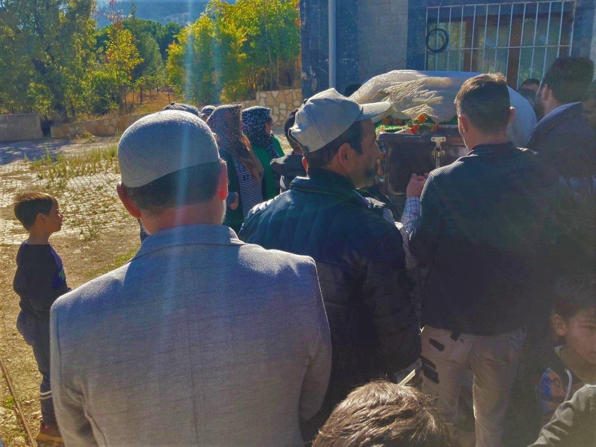 Denizli'de bir haftalık gelin, toprağa verildi