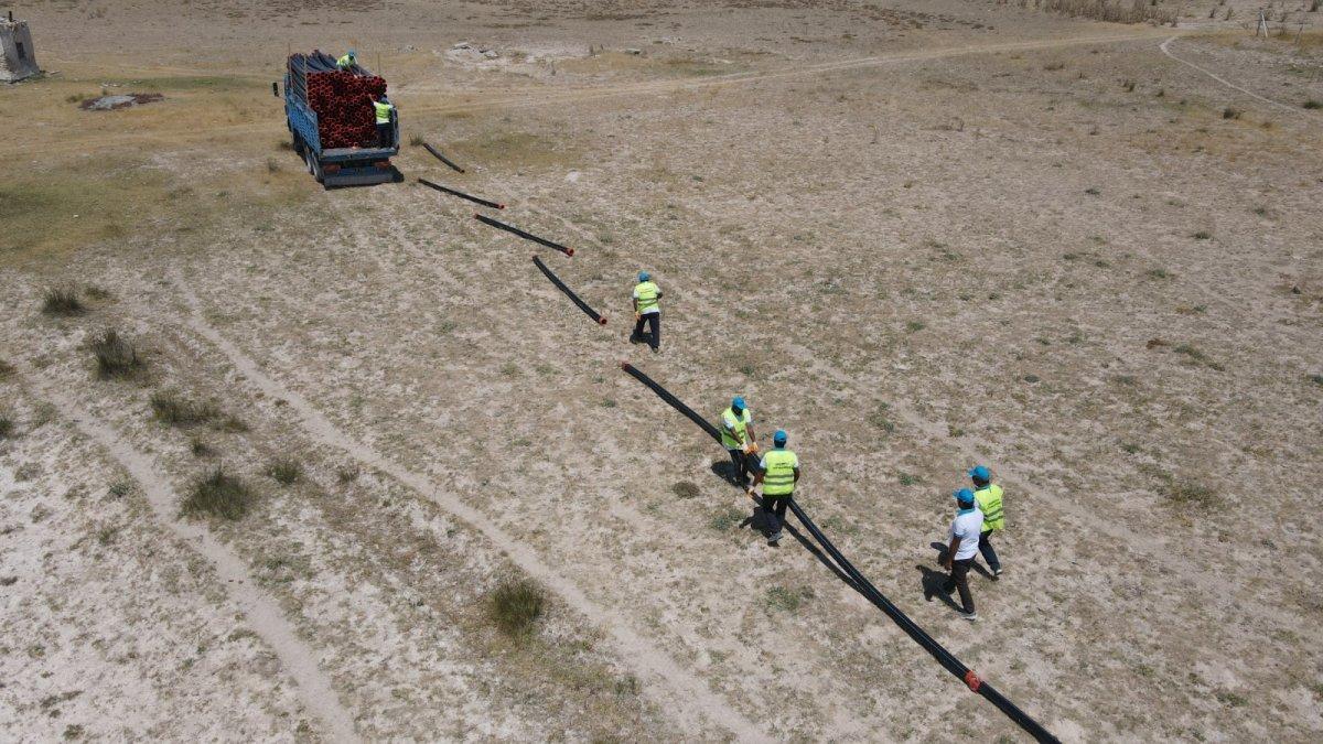 Tuz Gölü'nde flamingolar tehlikeden kurtuldu