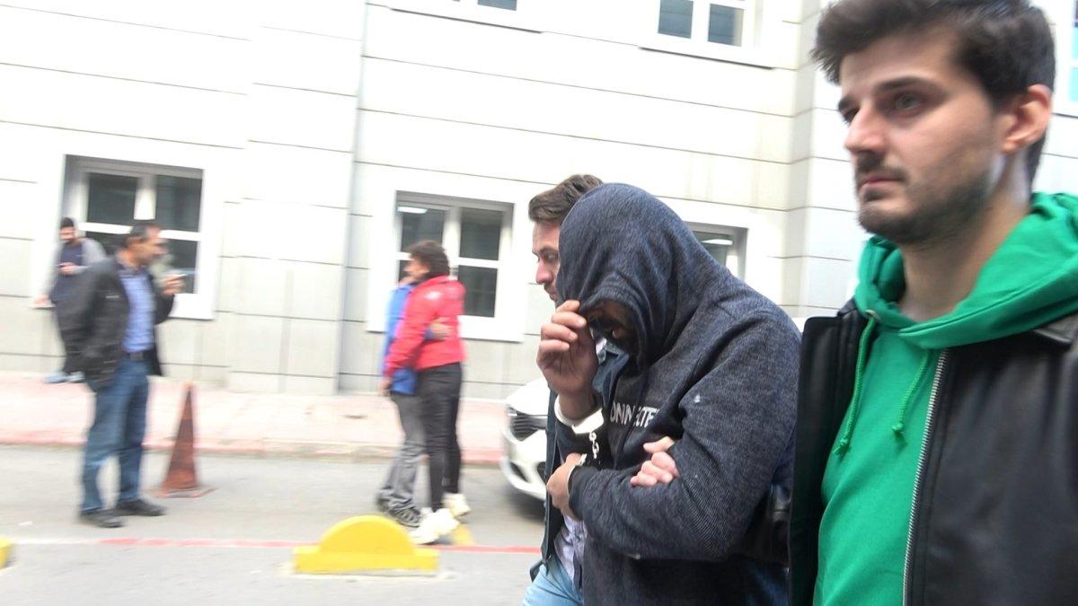 Bursa'da kahvede çay içerken önlerine hırsız düştü