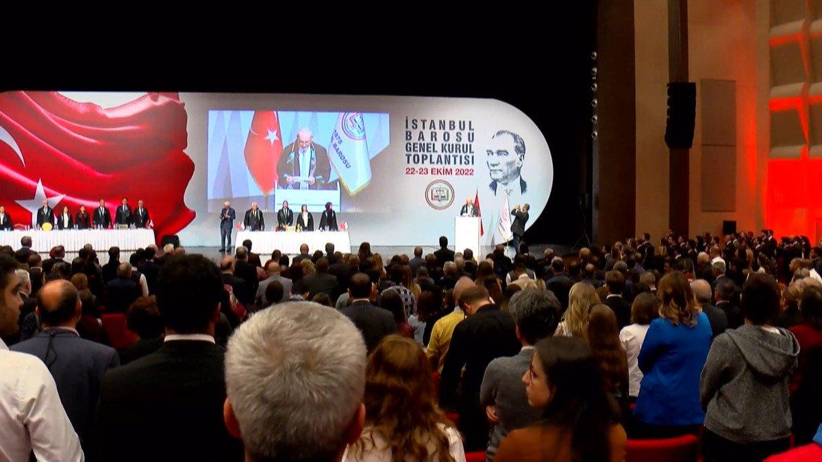 İstanbul Barosu’na kayıtlı iki avukat saçlarını kesti