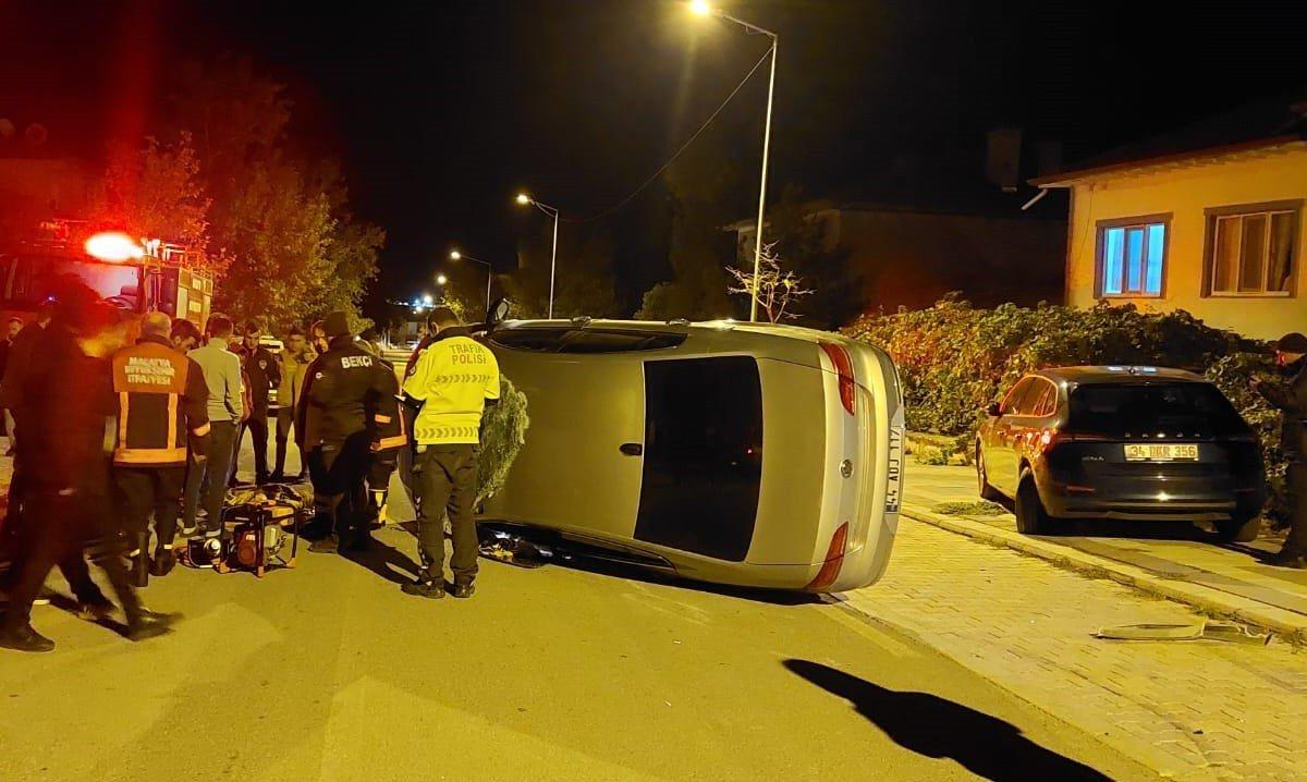 Malatya'da kaza yapan araç yan yattı: 4 yaralı