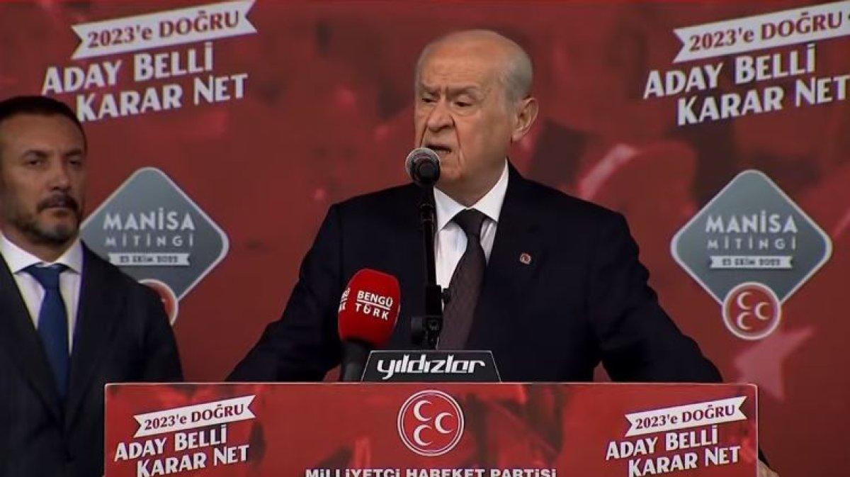 Devlet Bahçeli: Şerefli Türk askerlerini suçlayan kim varsa teröristtir